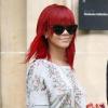 Rihanna sort de son hôtel le Plaza Athenée, à Paris, le 8 octobre 2010