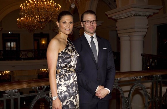 En octobre 2010, les jeunes mariés Victoria et Daniel de Suède effectuaient une visite de plusieurs jours en Chine pour promouvoir les productions et arts suédois. Leur visite s'achevait avec un dîner au Waldorf Astoria le 14.