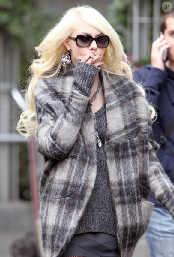 Taylor Momsen sur le tournage de Gossip Girl à New York, le 18 octobre 2010