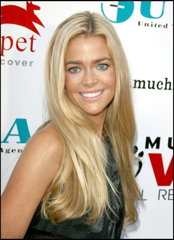 Denise Richards en blonde californienne, le 22 août 2009