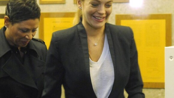 Lindsay Lohan, libre, peut dire "merci" au juge avant de retourner en rehab' !
