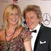Rod Stewart et sa femme Penny Lancaster, au bal annuel Carousel of Hope, à Beverly Hills, le 23 octobre 2010