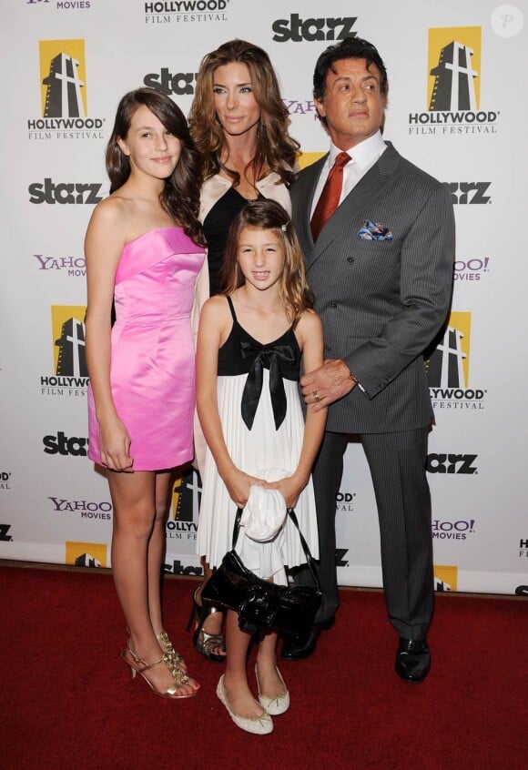 Sylvester Stallone, Jennifer Flavin et leurs enfants, à l'occasion du 14e Hollywood Awards Gala, qui s'est tenu au Beverly Hilton de Beverly Hills, à Los Angeles, le 25 octobre 2010.
