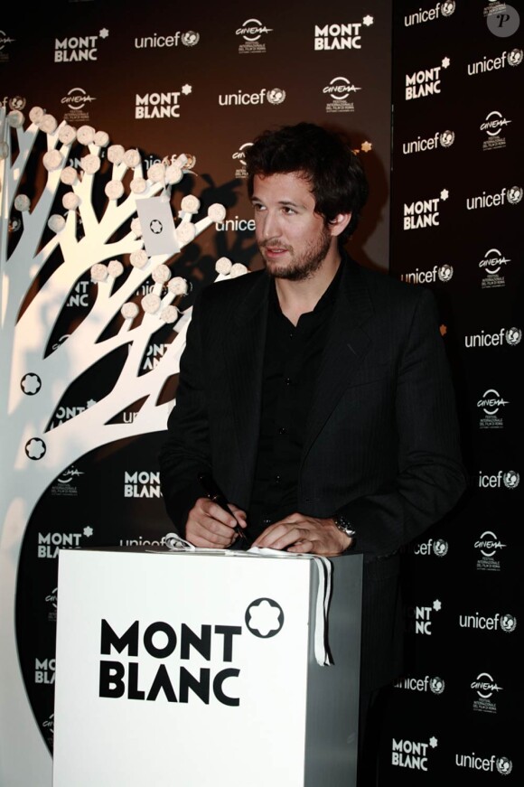 Guillaume Canet pour l'opération "Wish Tree, l'Arbre desSouhaits", en collaboration avec Montblanc, l'Unicef et le Festival International du Film de Rome, le 28 octobre 2010.