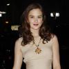 Leighton Meester, magnifique, moulée dans une robe nude Giambattista Valli et juchée sur des escarpins pointus Salvatore Ferragamo... On valide !