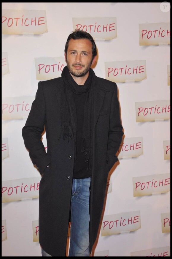 Michaël Cohen à l'occasion de la soirée Potiche au Club de L'Arc, à Paris, le 2 novembre 2010.
