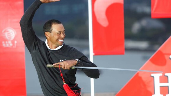 Tiger Woods croise le fer avec son nouvel ennemi... Va-t-il le découper ?