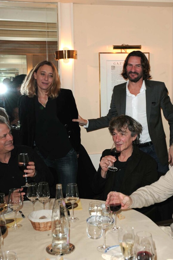 Remise du Goncourt et du Renaudot au restaurant Drouant, à PAirs, le 8 novembre 2010 : Virginie Despentes et Frédéric Beigbeder
