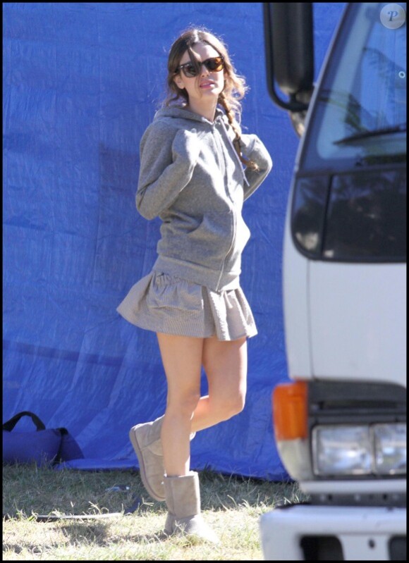 Rachel Bilson sur le tournage du film BBF's and baby le 8 novembre 2010 à Los Angeles