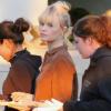 Kate Bosworth attend son tour au buffet sur le plateau de BBF&Baby le mardi 09 novembre 2010 à Los Angeles.