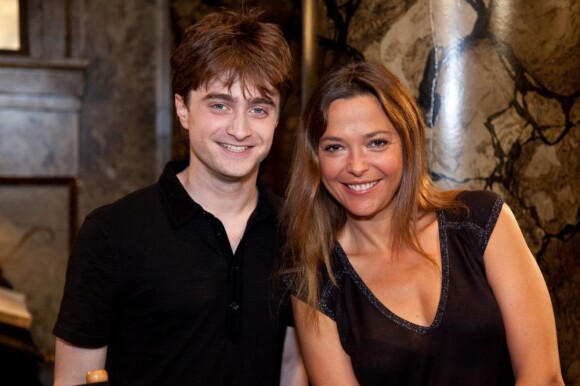 Sandrine Quétier pose en compagnie de Daniel Radcliffe, star de Harry Potter.