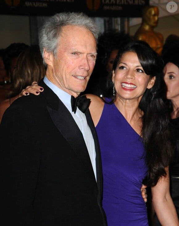 Clint Eastwood et sa femme Dina Ruiz, lors de la grande cérémonie des Governors Awards, qui s'est tenue à Los Angeles, le 13 novembre 2010.