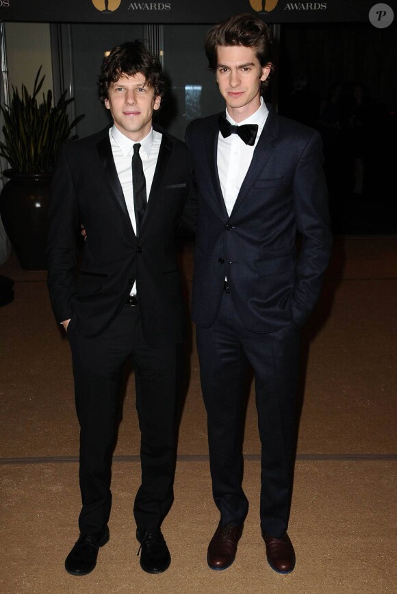 Jesse Eisenberg et Andrew Garfield, lors de la grande cérémonie des Governors Awards, qui s'est tenue à Los Angeles, le 13 novembre 2010.