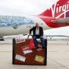 Richard Branson a perdu son pari : il sera hôtesse de l'air sur la compagnie AirAsia de Tony Fernandes !