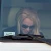 Britney Spears revient d'une virée shopping au centre commercial Topanga à Woodland Hill (Los Angeles), lundi 15 novembre, entourée de son garde du corps et de son assistante Brett.