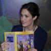 Mandy Moore joue les babysitters en proposant une lecture du livre Raiponce, le nouveau classique Disney, à des dizaines d'enfants présents au Disney Store de New York, vendredi 19 novembre.