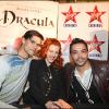 Kamel Ouali, Anaïs Delva et Golan Yosef, de la comédie  musicale Dracula, donnent le coup d'envoi des illuminations de Noël du  centre commercial Les Quatre Temps à La Défense, vendredi 26 novembre.