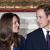 C'est la très jolie Kate Middleton que le prince William a choisi pour épousailles. Amoureux depuis 2001, Le prince s'incline devant sa future Altesse royale.