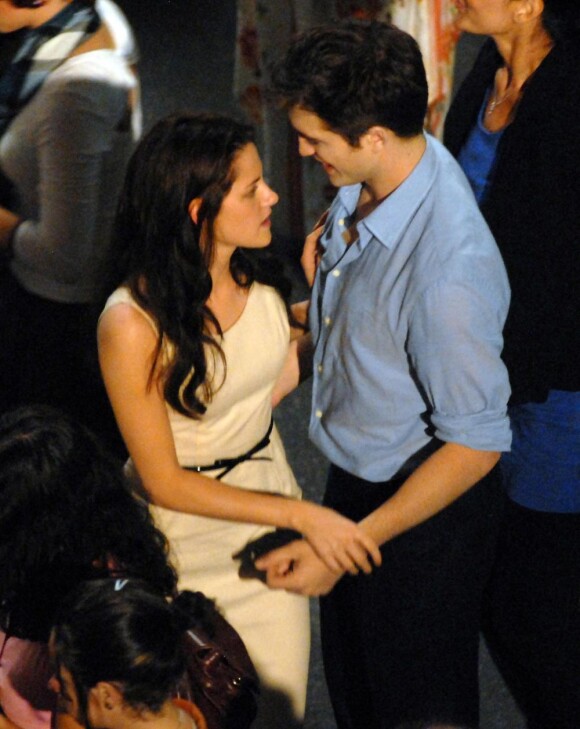 Kristen Stewart et Robert Pattinson sur le tournage de Révélation au Brésil, le 8 novembre 2010.