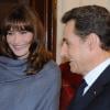 Carla Bruni en Inde le 6 décembre 2010, a répondu avec Nicolas Sarkozy à l'invitation de la présidente du pays Pratibha Patil