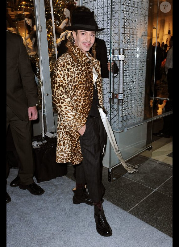 John Galliano lors de la soirée de réouveture de la boutique Dior à New York
