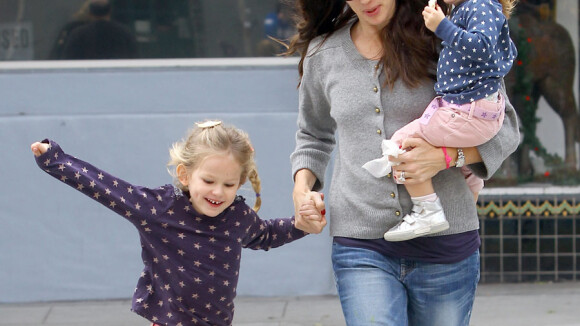 Jennifer Garner fait tout pour ses filles adorables et débordantes d'énergie !