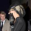 Lady Gaga arrive puis sort des studios Meccaniche à Milan au début du mois de décembre 2010 en Italie
