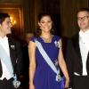 Le prince Philip de Suède, la princesse Victoria de Suède et son époux Daniel Westling lors du dîner du prix Nobel de la paix à Oslo le 11 décembre 2010