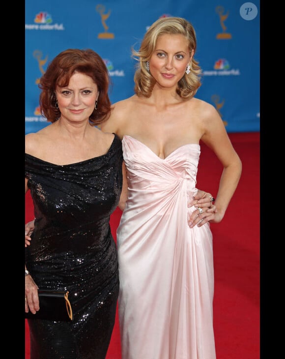 Eva Amurri et sa mère Susan Sarandon posent pour les 62èmes Emmy Awards en août 2010