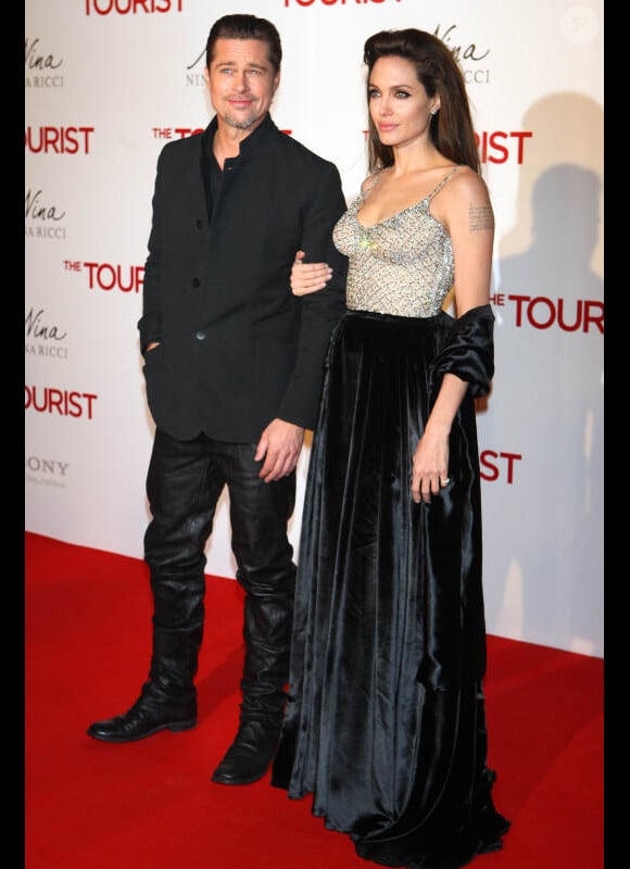 Angelina Jolie et Brad Pitt lors de la première de the Tourist à Madrid le 16 décembre 2010