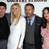 Leighton Meester, Gwyneth Paltrow et l'équipe du film en promotion pour Country Strong, le 14 décembre à Beverly Hills