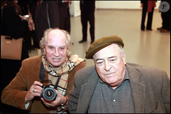 Vittorio Storaro et Bernardo Bertolucci à l'occasion de l'inauguration de l'exposition de photographies de ce dernier, à New York, le 16 décembre 2010.