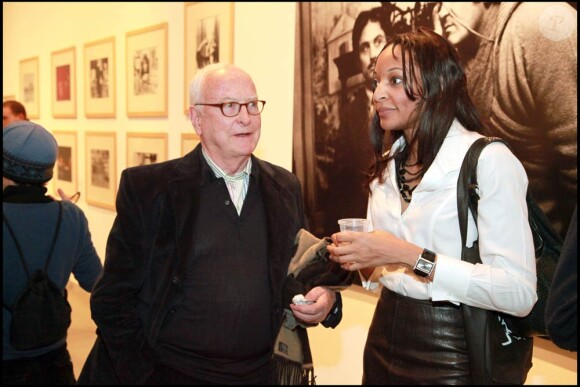 James Ivory et Bernardo Bertolucci à l'occasion de l'inauguration de l'exposition de photographies de ce dernier, à New York, le 16 décembre 2010.