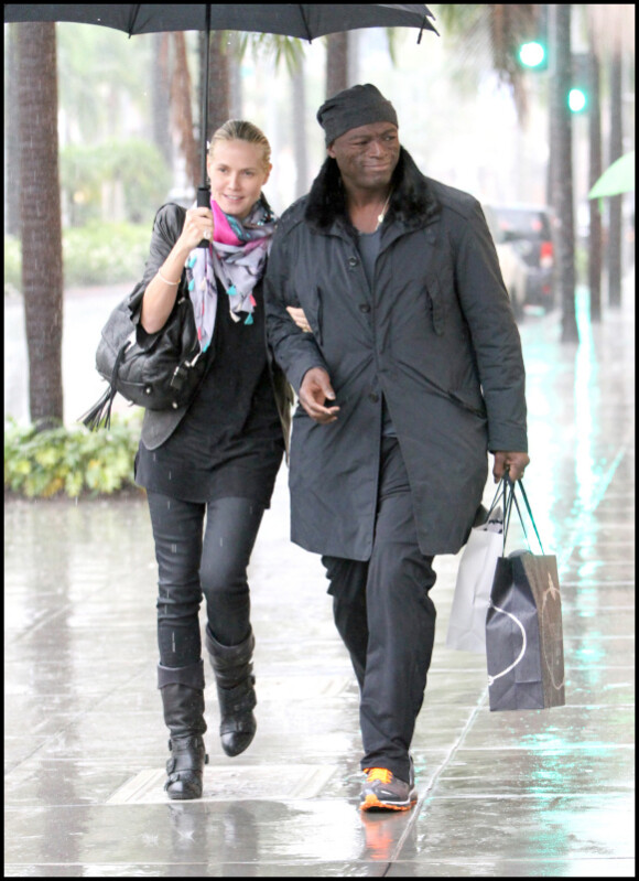 Heidi Klum et Sean font leurs dernières courses de Noël à Beverly Hilss, le 20 décembre 2010.