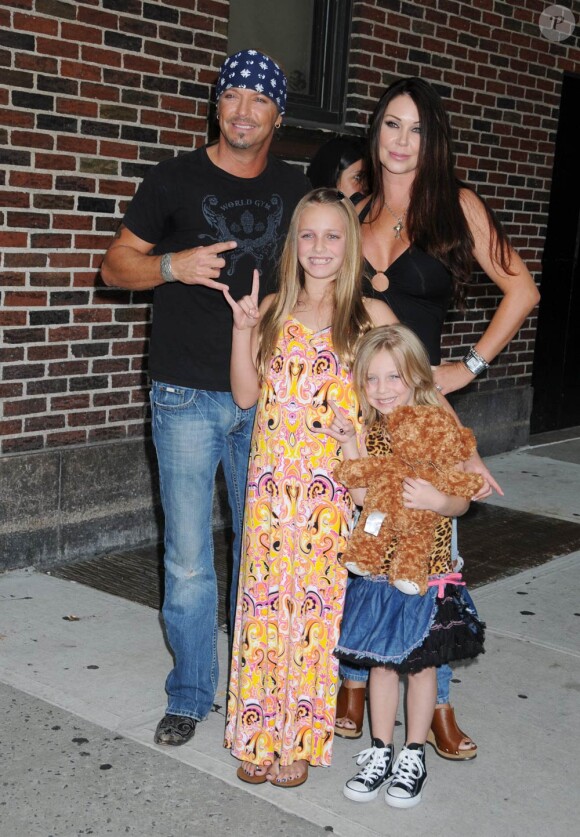 En décembre 2010, le miraculé Bret Michaels, rockeur de Poison, a demandé en mariage sa compagne depuis 16 ans et mère de ses deux enfants, Kristi Gibson.