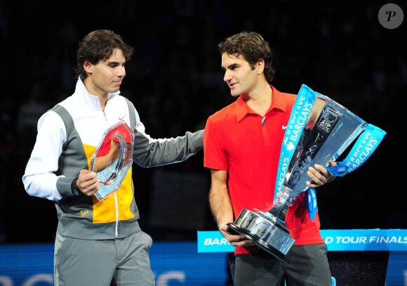 Roger Federer et Rafael Nadal (photo : en novembre 2010 aux ATP World Tour Finals) s'affrontaient les 21 et 22 décembre au profit d'oeuvres de charité, en présence d'autres ténors du sport.