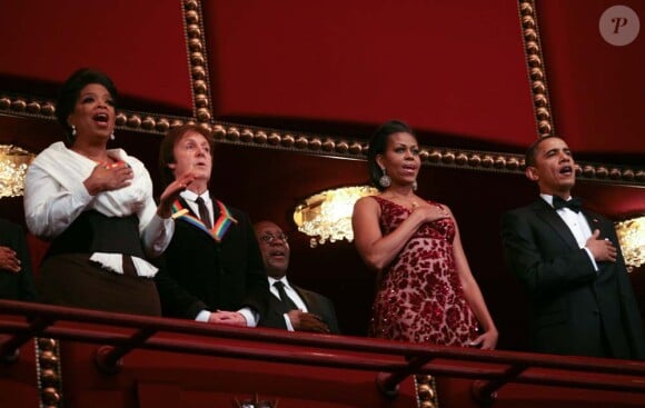 Oprah Winfrey, Paul McCartney et les Obama,  lors de la remise des 33e prix du Kennedy Center à Washington le 5  décembre 2010