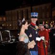 En l'absence de la princesse Mary, sur le point d'accoucher de jumeaux, c'est Marie de Danemark qui a focalisé l'attention, dans sa robe bleu-gris, à son arrivée pour le dîner de gala du Nouvel An au palais Christian VII, à Stockholm, le 1/01/11.