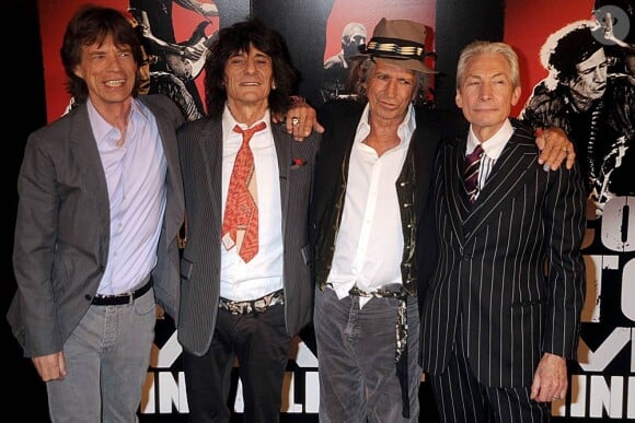 Bill Wyman, qui avait quitté les Stones en 1992, a rejoint Mick Jagger, Keith Richards, Charlie Watts et Ronnie Wood pour un album hommage à la légende Ian Stewart à l'initiative du pianiste vedette Ben Waters.