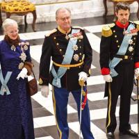 Mary de Danemark: Toujours pas de signe des jumeaux, le prince Frederik tendu...