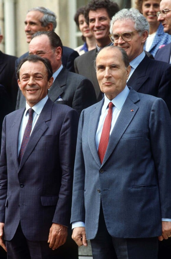 Michel Rocard et François Mitterrand, parvis de l'Elysée, 1988