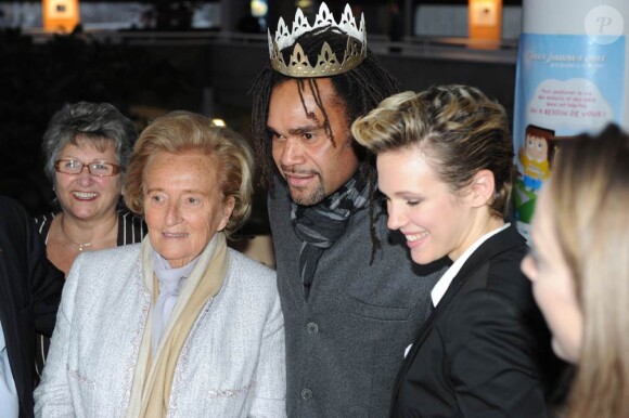 Lorie, Christian Karembeu et Bernadette au lancement de l'opération Pièce Jaunes, le 5 janvier 2010.
