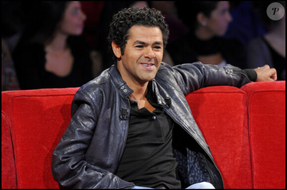 Jamel Debbouze sur le plateau de Vivement Dimanche, diffusé le 16 janvier 2011.