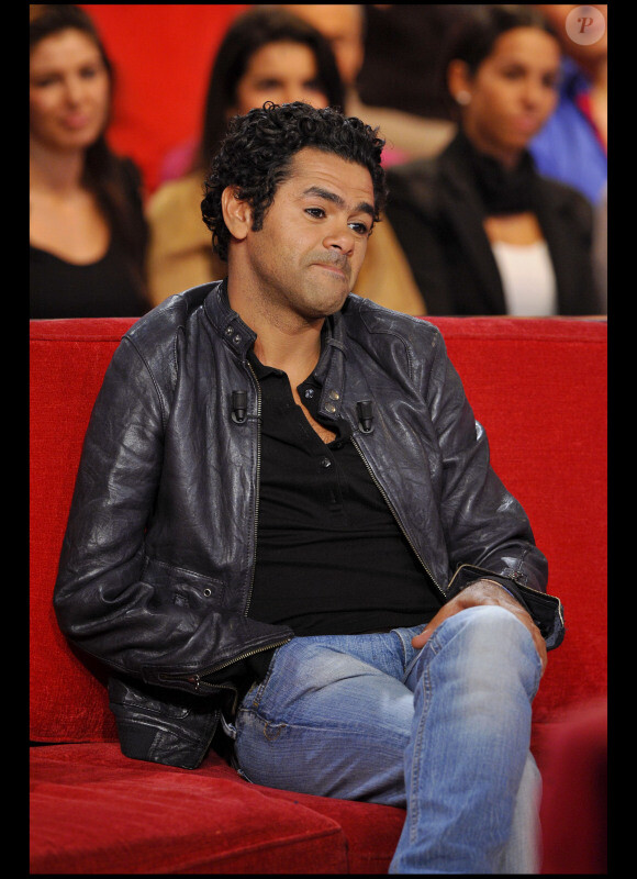 Jamel Debbouze sur le plateau de Vivement Dimanche, diffusé le 16 janvier 2011.