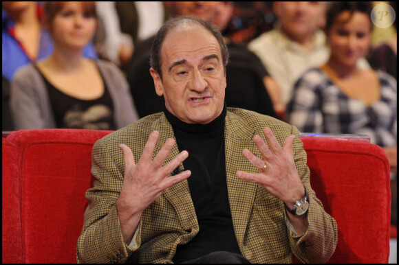 Pierre Lescure sur le plateau de Vivement Dimanche, diffusé le 16 janvier 2011.