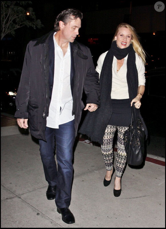 Nicollette Sheridan et son petit ami Steven Pate ont été photographiés à la sortie d'un restaurant de West Hollywood, mardi 11 janvier 2011.