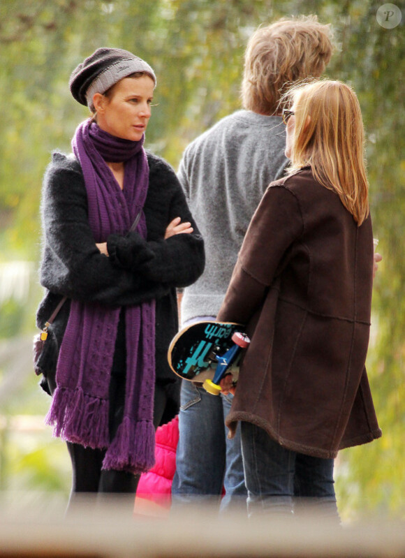 Rachel Griffiths profite d'un après-midi au parc avec ses enfants Banjo et Adelaïde, le 8 janvier 2011 à Santa Monica