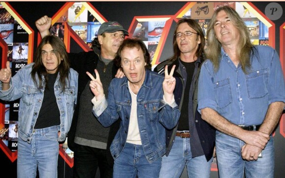 Le groupe AC/DC mis à l'honneur sur direct star (17 janvier 2011)