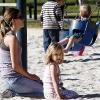 Rhea Durham joue avec ses enfants au parc Coldwater à Beverly Hills, le 28 janvier 2011.