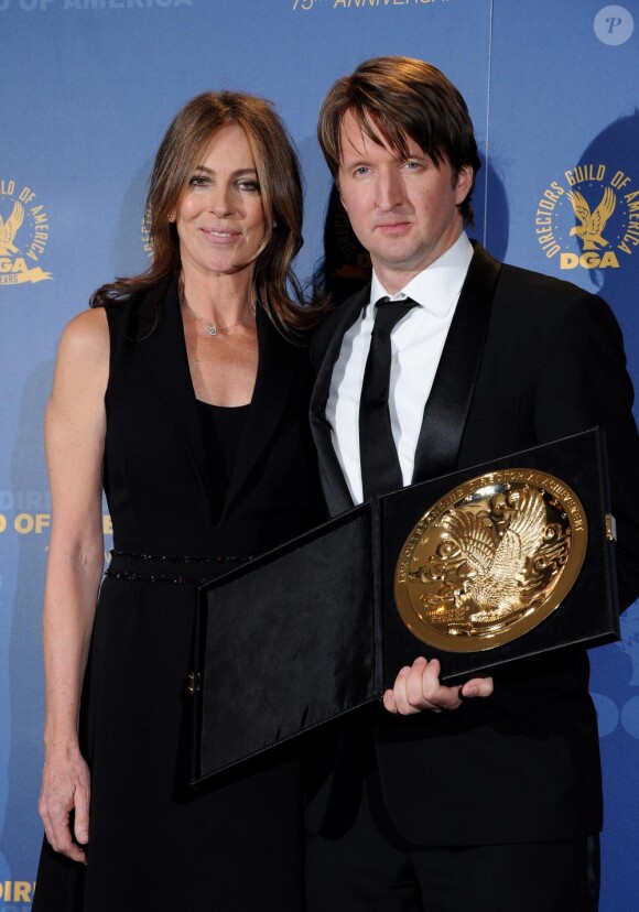Tom Hopper en compagnie de Kathryn Bigelow reçoit le prix du meilleur réalisateur à la cérémonie des Director's Guild of America à Los Angeles, le 29 janvier 2011.